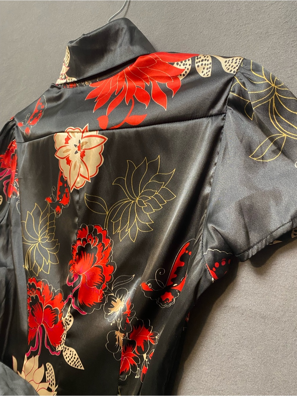 Wet Seal Black Floral Tie-Waist Button Down Blouse- Small - Picture 6 of 10